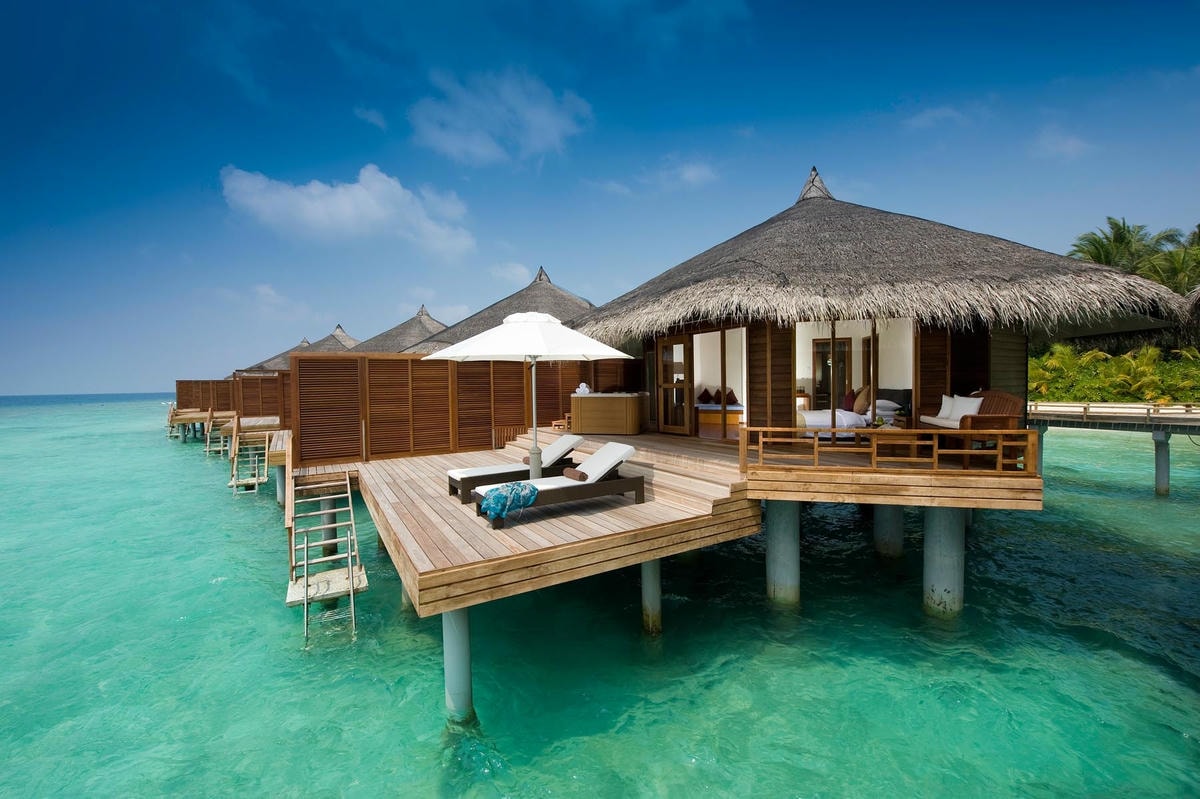 Kuramathi Island029-Water-Villa-with-Jacuzzi-3.jpg