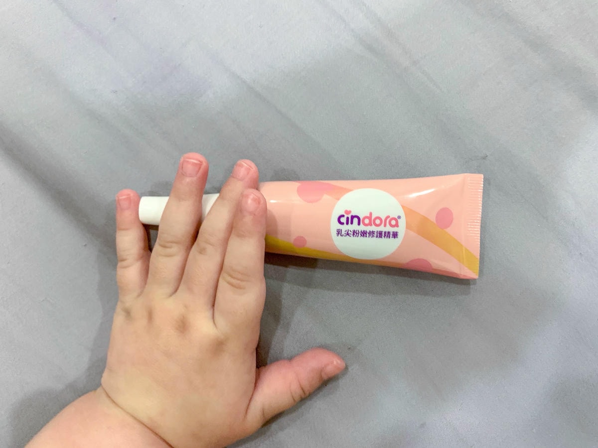 【育兒/好物】馨朵拉Cindora。一瓶抵N瓶超萬用!紫馨膏 【育兒/好物】馨朵拉Cindora。一瓶抵N瓶超萬用!紫馨膏