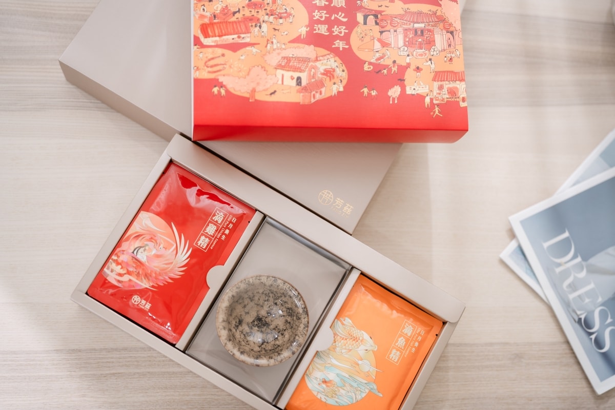【年節禮盒首選】芳茲雞魚饗宴新春禮盒，全雞滴煉常溫保存的滋補聖品！