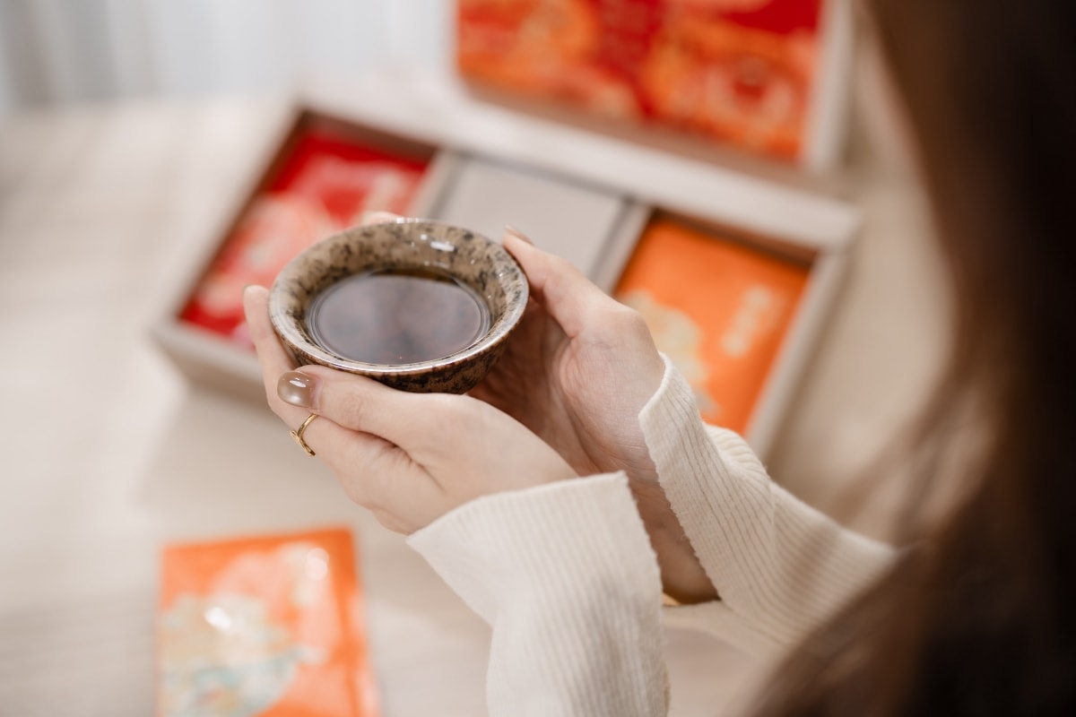 【年節禮盒首選】芳茲雞魚饗宴新春禮盒，全雞滴煉常溫保存的滋補聖品！