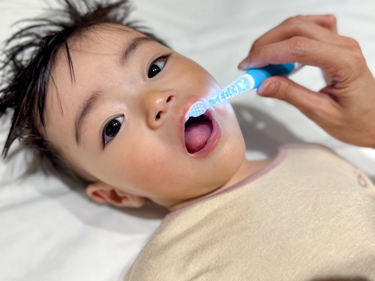 【育兒/好物】一起陪孩子愛上刷牙！溫和震動有效清潔！英國兒童口腔專業品牌Brush Baby電動牙刷/口腔清潔系列