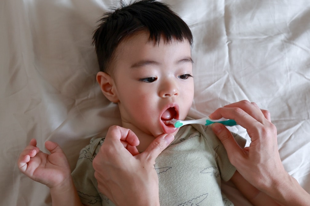 【育兒/好物】一起陪孩子愛上刷牙！溫和震動有效清潔！英國兒童口腔專業品牌Brush Baby電動牙刷/口腔清潔系列