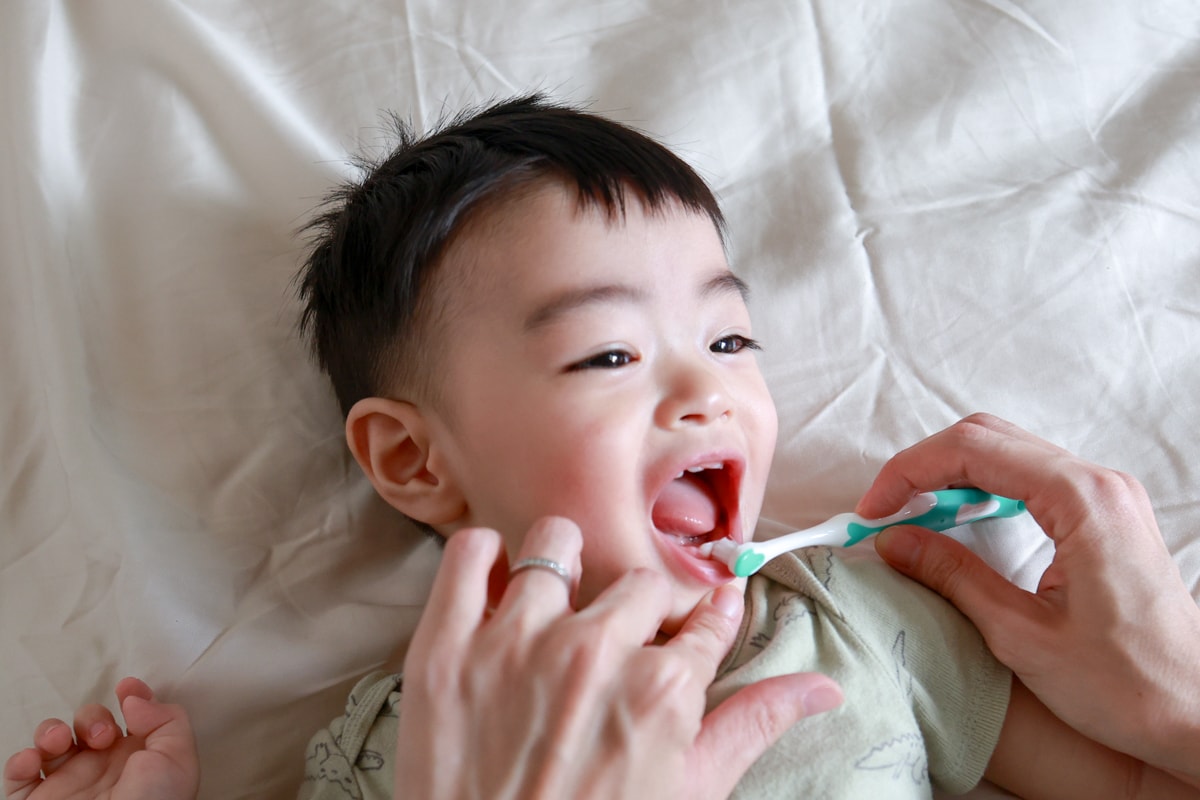 【育兒/好物】一起陪孩子愛上刷牙！溫和震動有效清潔！英國兒童口腔專業品牌Brush Baby電動牙刷/口腔清潔系列